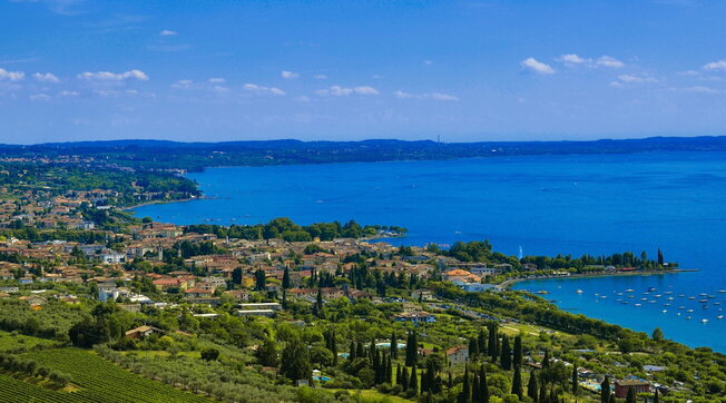 Bardolino, magica perla del Lago di Garda