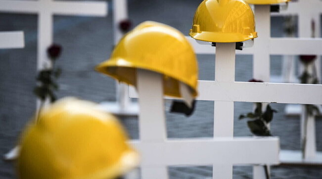 croci bianche, morti sul lavoro, incidenti sul lavoro, manifestazione edili roma