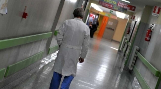 infermieri medici ospedale corsia generico medico infermiere dottore