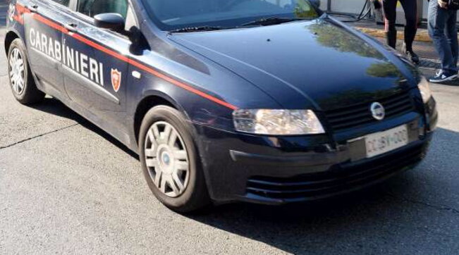 distributore benzina torino gambizzato 112