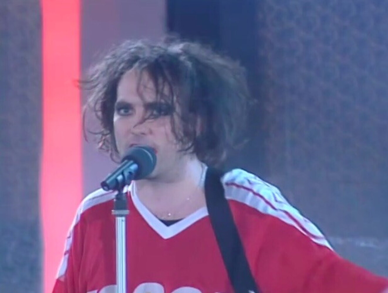 Nel 1996 usciva "Mint Car" di The Cure, riascoltiamola a Festivalbar