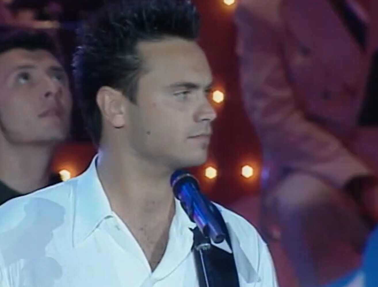 Nek canta Nek canta