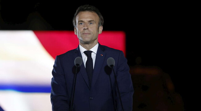 macron festeggia vittoria