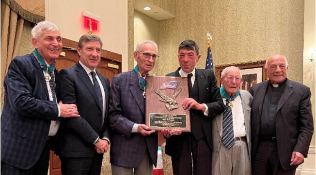 Usa, Fiasconaro fra i protagonisti della Fiera dell'alimentare del Nord America | Al Maestro Nicola il riconoscimento "The Legion of Merit of Italy"