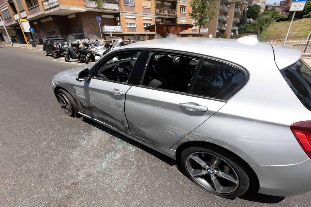 Momenti di paura a Roma: forza un posto di blocco in Vaticano e scappa