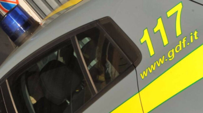 guardia di finanza gdf fiamme gialle, generica