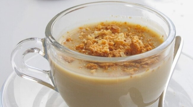 Crema al cappuccino e amaretto