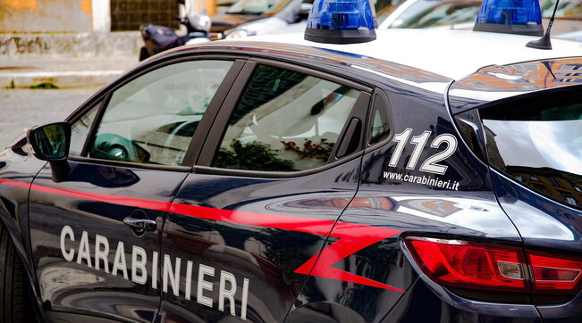 carabinieri auto