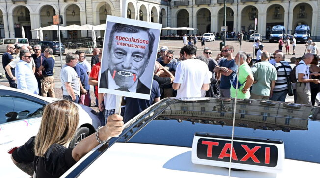 Sciopero taxi, cortei in tutta Italia contro il ddl concorrenza