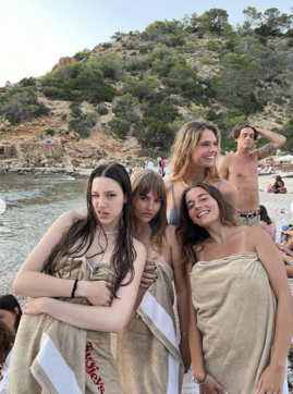 Victoria De Angelis in vacanza a Ibiza