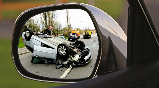 incidente stradale, auto, specchietto