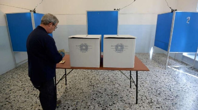 elezioni voto europee seggi sezioni elettorali urna urne