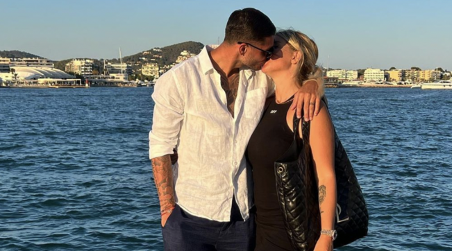 Mauro Icardi e Wanda Nara in vacanza a Ibiza
