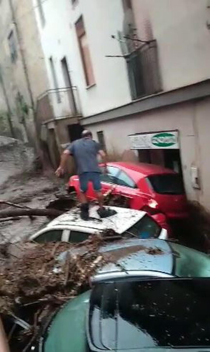 Maltempo, acqua e fango invadono Monteforte Irpino