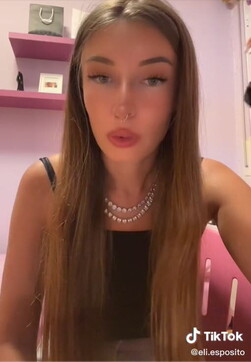 Elisa Esposito, la prof di Corsivo è diventata single