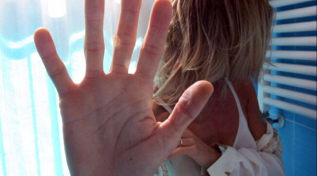 stupro violenza sessuale violenza donne stuprata carnale generica