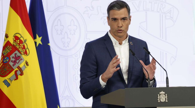 pedro sanchez cravatta
