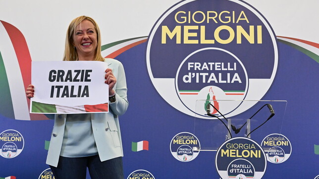 Meloni festeggia la vittoria sulle note di Rino Gaetano
