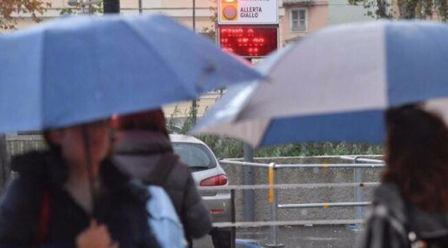 Maltempo allerta Liguria Ventimiglia piena fiume Roja