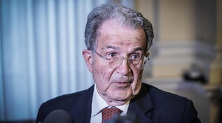 Prodi: &quot;I 5 Stelle riempiono vuoti di un Pd da rifondare&quot;