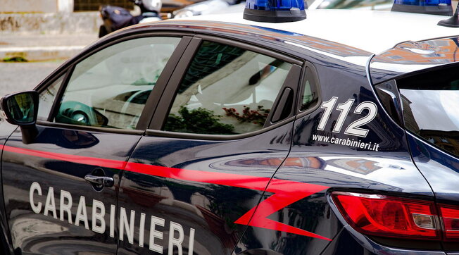 carabinieri auto