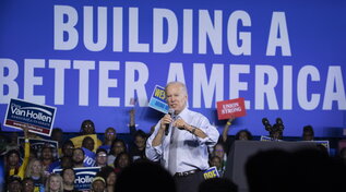 Usa al voto per le elezioni di Midterm, Biden: "Dobbiamo difendere la democrazia" 