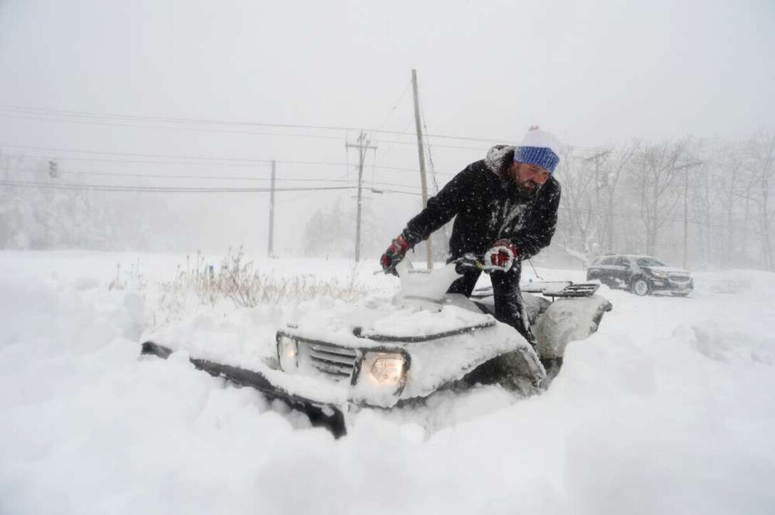 Usa, bufera di neve sullo stato di New York: gli esperti temono una "tempesta storica"