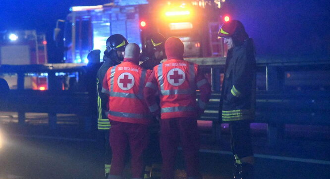 incidente, auto, notte, soccorsi, morbegno, sondrio