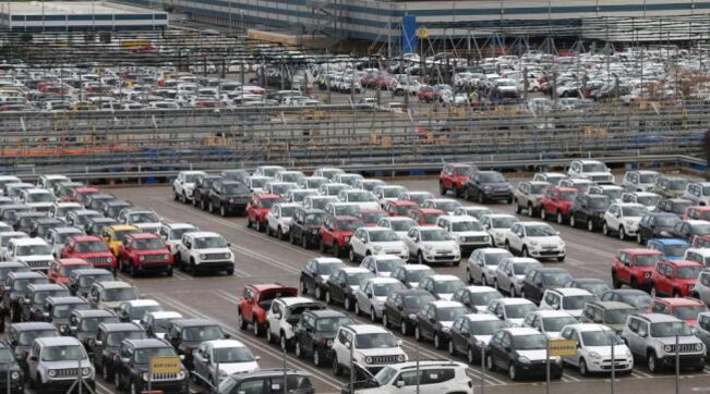 auto automobili parcheggio mercato