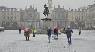 Neve in Piemonte, imbiancata anche a Torino