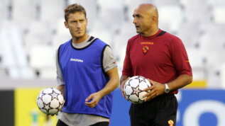 Totti ci ripensa: "Mi piacerebbe riparlare con Spalletti e capiter&agrave;"