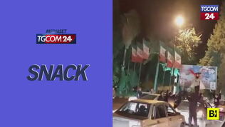 Iran, festa per la liberazione di una 17enne che rischiava la pena capitale