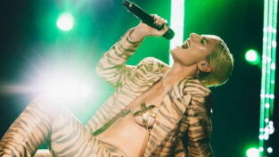 Beatrice Quinta, popstar tra sensualit&agrave; e provocazione