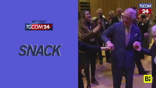 Un inedito re Carlo III balla, ride e si diverte