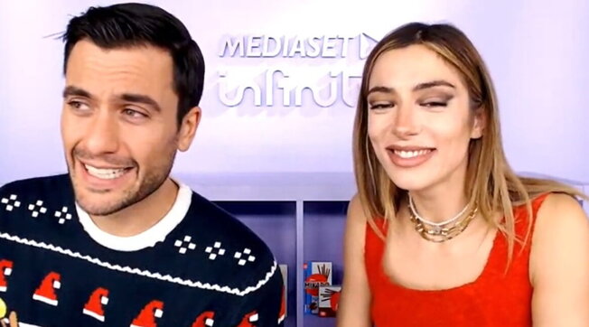 "GF Vip", Alfonso Signorini annuncia: "Pierpaolo Pretelli e Soleil Sorge opinionisti al posto di Sonia Bruganelli"