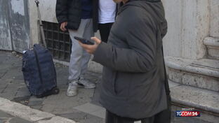 Scuola, vietato l'uso del cellulare in classe