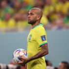 Dani Alves indagato per violenza sessuale: &quot;Non ho fatto niente&quot;