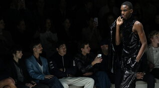 Sfilate Fashion Week, Emporio Armani: uomini oltre i confini