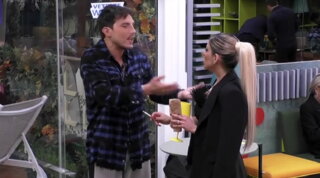 "Grande Fratello Vip", testa a testa tra Oriana e Daniele e lui la "scarica": "Per te non ci sono più"