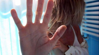 Il figlio di Lucarelli ai domiciliari per violenza sessuale di gruppo&nbsp;