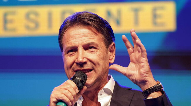 m5s roma piazza santi apostoli giuseppe conte