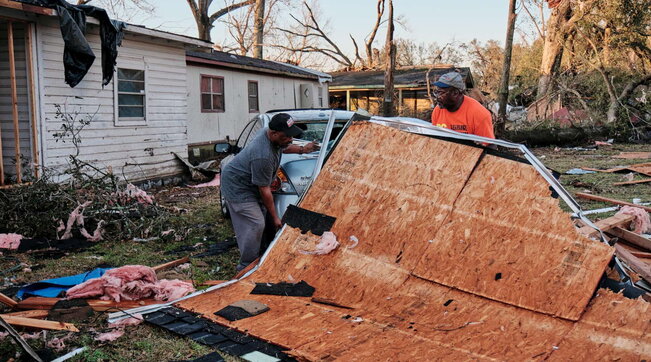 Tornado Alabama Georgia Usa