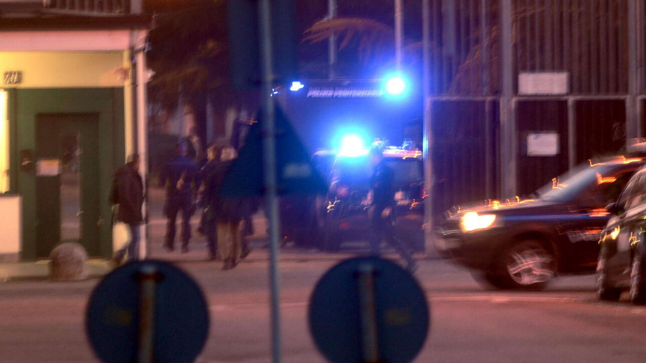 L'arrivo di Alfredo Cospito al carcere milanese di Opera