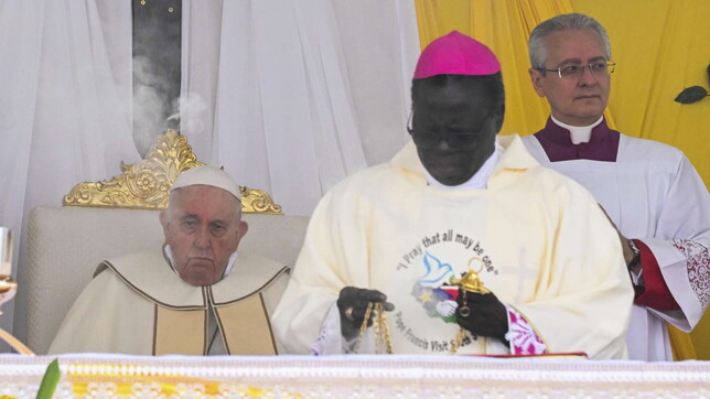 Sud Sudan, Papa Francesco salutato dalla folla di fedeli