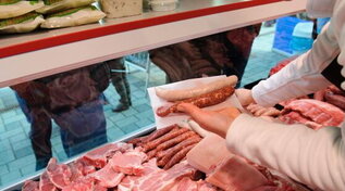 Faenza (Ravenna), macellaio morto nel 2019: non si sarebbe suicidato, ci sono due indagati per omicidio