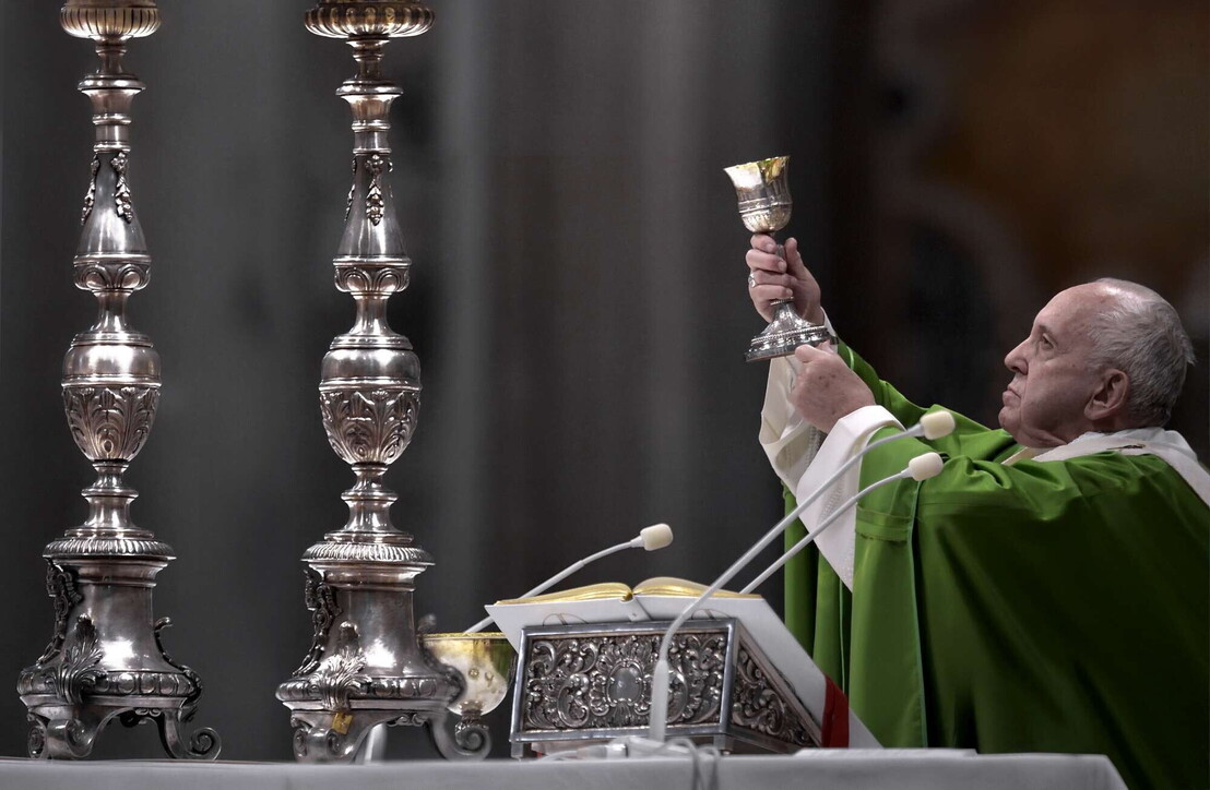 Fotogallery - Papa Francesco, 10 anni di Pontificato: le foto iconiche
