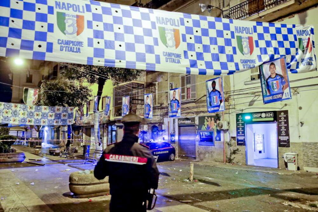 Fotogaleri - Scudetto Napoli, një i vdekur dhe disa të plagosur gjatë festimeve - foto 16