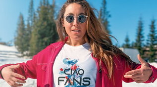 Moda, una t-shirt con Sofia Goggia in difesa di bambine e ragazze