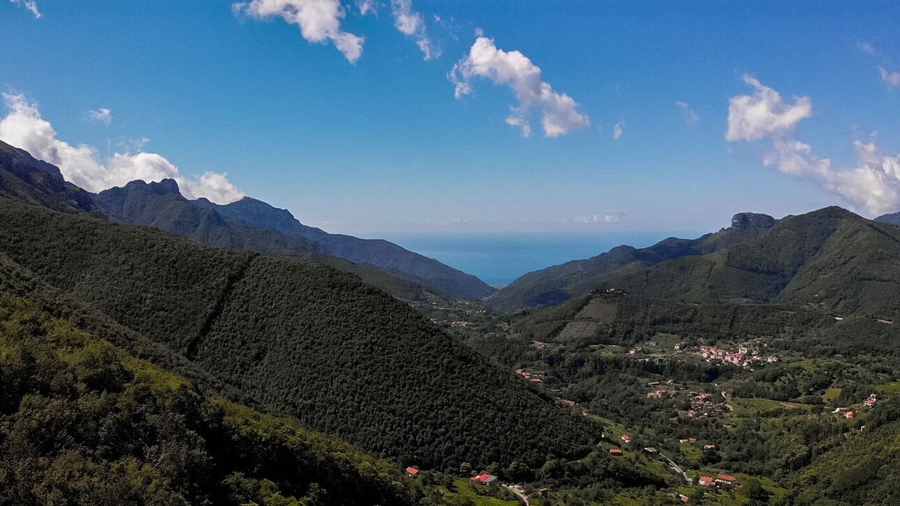 una distesa fra i monti