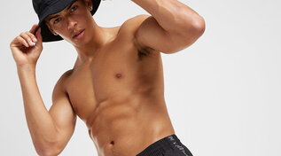 Moda mare: bikini e costumi uomo perfetti anche per gli sportivi